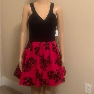 Beautiful black and red 👗 😻🎀🎀